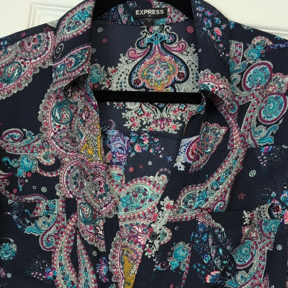 Express Pink Blouse with Paisley Print - Picture 5 of 6